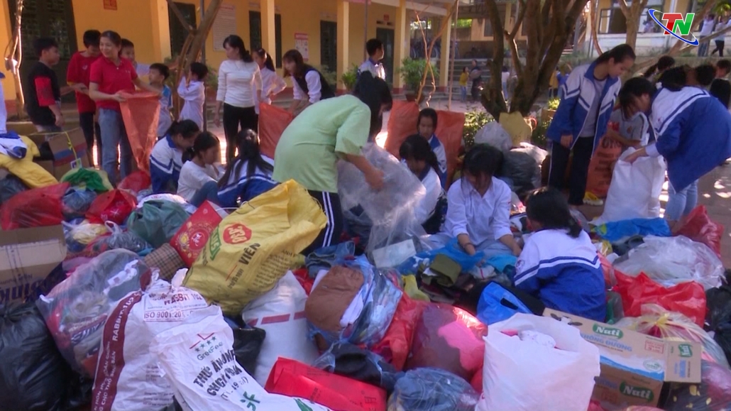 Thái Nguyên: Tiếp tục ủng hộ đồng bào các tỉnh miền Trung Thái Nguyên: Tiếp tục ủng hộ đồng bào các tỉnh miền Trung
