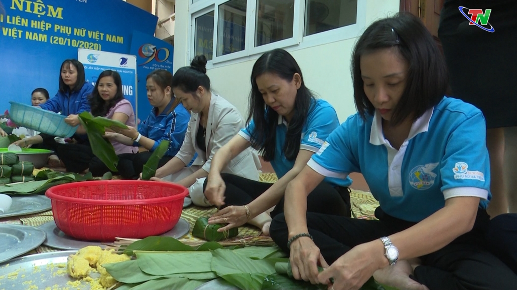 Bánh chưng xanh ấm lòng người dân miền Trung Bánh chưng xanh ấm lòng người dân miền Trung