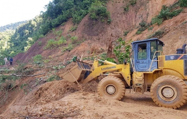 Khẩn trương tiếp cận các nạn nhân trong vụ sạt lở tại Nam Trà My