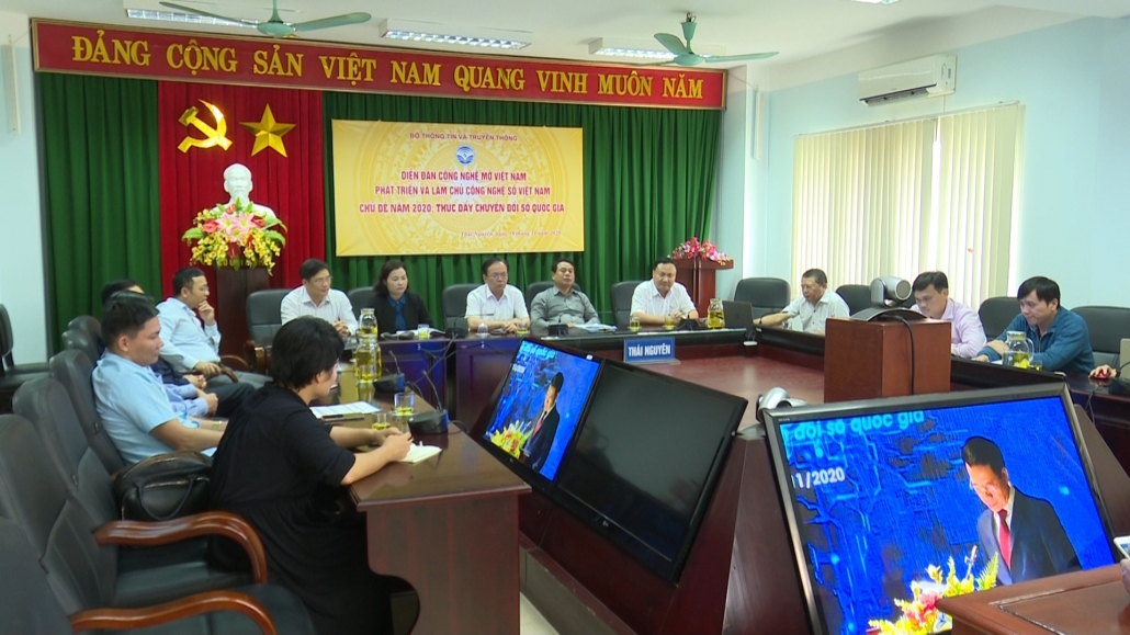 Chung tay phát triển và làm chủ công nghệ số, thúc đẩy Chuyển đổi số quốc gia ( TS 19-11) Chung tay phát triển và làm chủ công nghệ số, thúc đẩy Chuyển đổi số quốc gia ( TS 19-11)