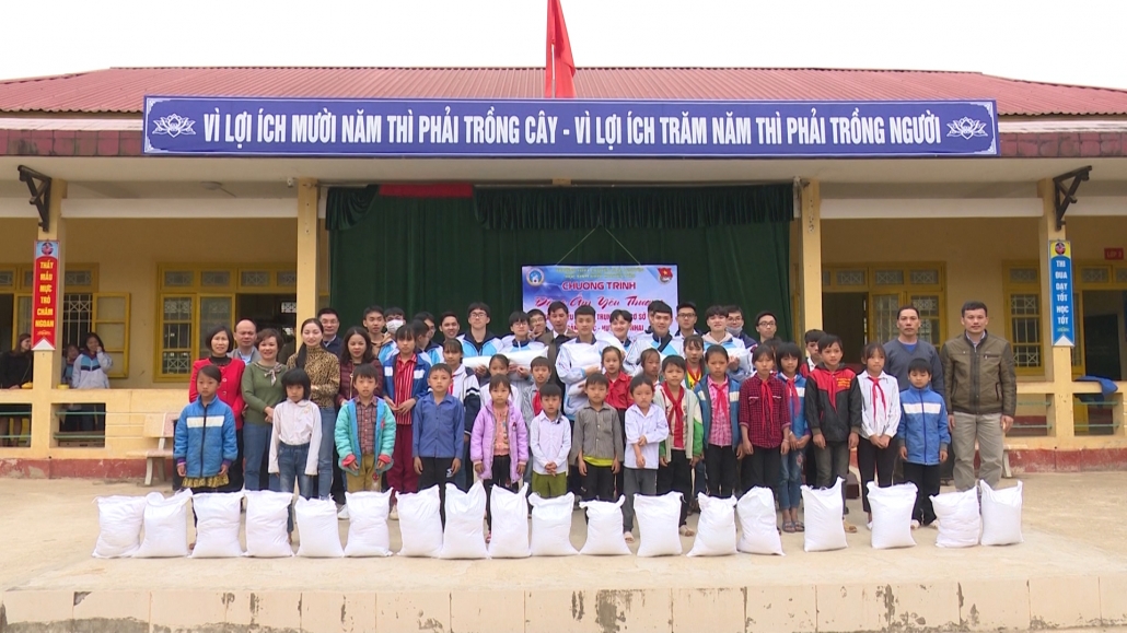 Gắn kết vì cuộc sống cộng đồng (PS CM kết nối trái tim 29-12) Gắn kết vì cuộc sống cộng đồng (PS CM kết nối trái tim 29-12)