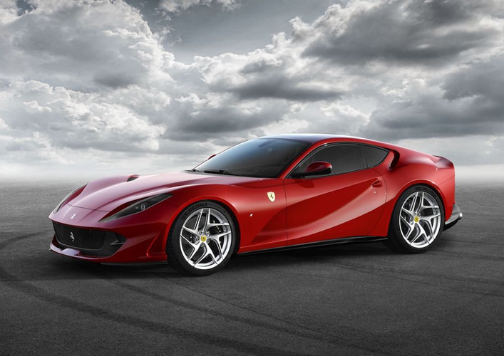 sieu xe ferrari 812 superfast hau due xung tam cua f12berlinetta