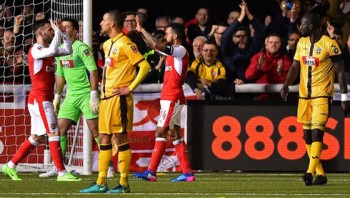 Hạ đẹp Sutton, Arsenal vào tứ kết FA Cup