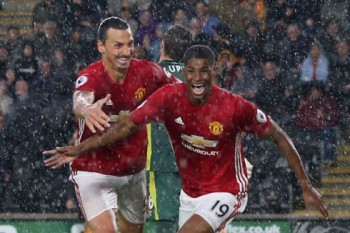 Giúp “sao mai” Rashford tỏa sáng, Mourinho được khen ngợi hết lời