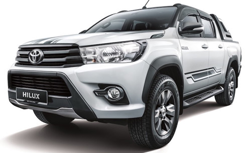 toyota hilux co them ban dac biet gia 645 trieu