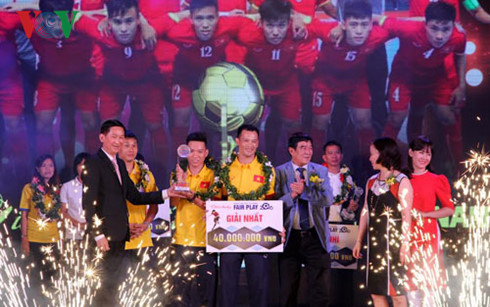 doi futsal viet nam dat giai fair play bong da cao thuong