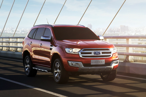 Ford Everest giảm giá cạnh tranh Fortuner tại Việt Nam