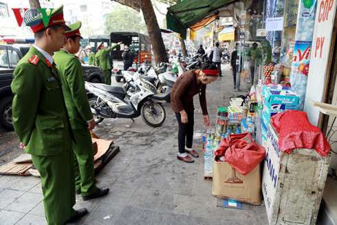 ha noi tim dia diem de xe cho nguoi kinh doanh mat pho