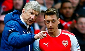 Mesut Ozil tố báo chí bịa thông tin bị Wenger bán hè này