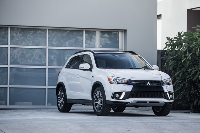 mitsubishi gioi thieu outlander sport 2018