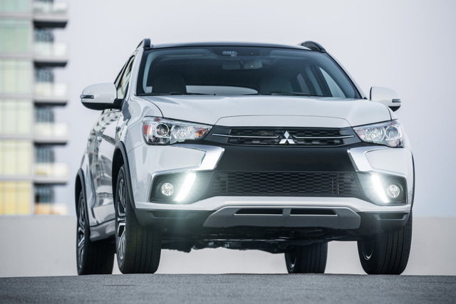 mitsubishi gioi thieu outlander sport 2018