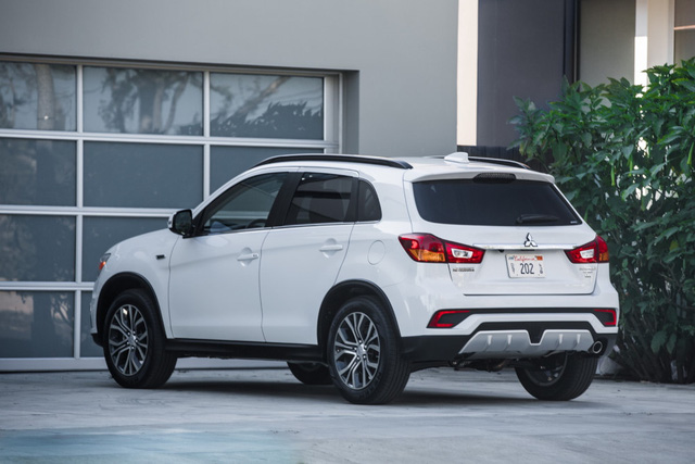 mitsubishi gioi thieu outlander sport 2018