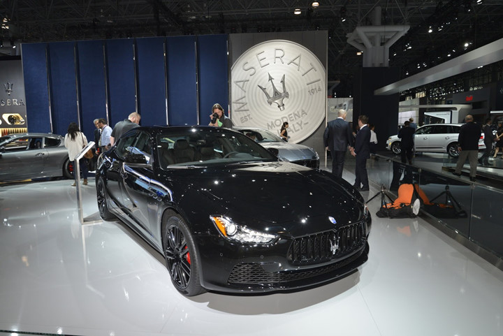 nerissimo maserati ghibli ra mat phien ban dac biet mau den tuyet dep