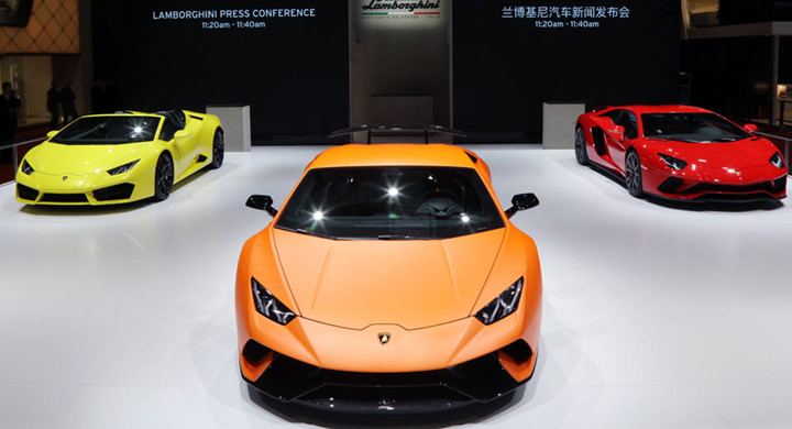 lamborghini huracan performante va aventador s ra mat tai thuong hai