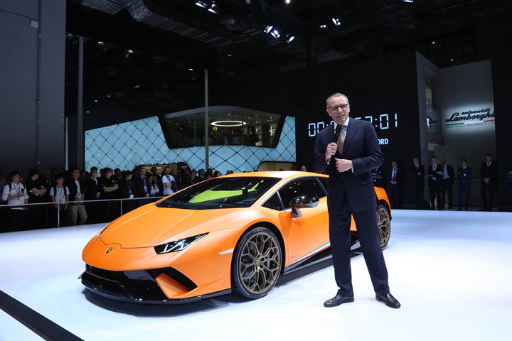 lamborghini huracan performante va aventador s ra mat tai thuong hai