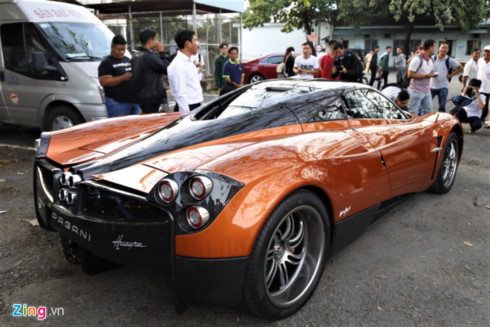 sieu xe pagani huayra 80 ty cua minh nhua di lay bien