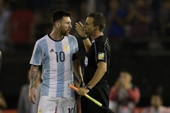 Maradona muốn FIFA tăng án phạt với Messi