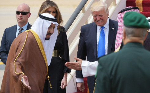 tong thong my donald trump boi thu o saudi arabia