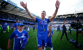 Thắng cược hơn 3000 đôla nhờ John Terry từ biệt Chelsea ở phút 26