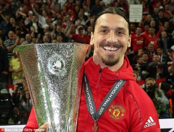 &quot;Siêu cò&quot; Raiola tiết lộ về tương lai của Ibrahimovic