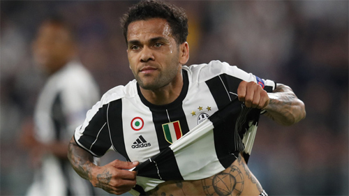 guardiola quyet dua dani alves ve man city