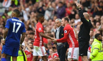 Mourinho xoay vòng nhiều khiến Man Utd có thành tích kém