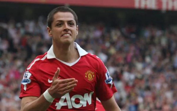 chicharito tro lai premier league khoac ao west ham