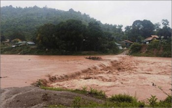 Cảnh báo lũ trên sông Lô, sông Hồng, sạt lở đất ở vùng núi phía Bắc