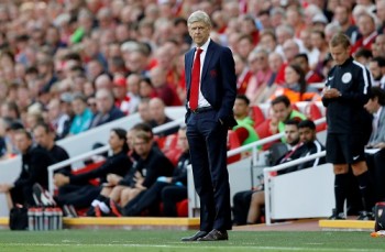 Wenger bị CĐV nhà ghét nhất tại Ngoại hạng Anh