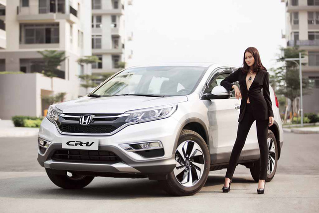 Honda tặng xe máy SH cho khách hàng mua CR-V