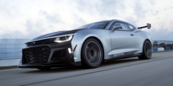 Chevrolet gia nhập đường đua với siêu phẩm Camaro GT4.R