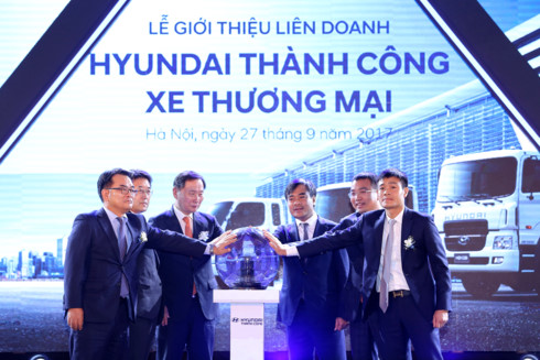 thanh cong phan phoi xe tai xe buyt hyundai tai viet nam