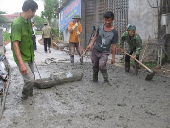 Phú Bình: Phân bổ trên 5.200 tấn xi măng đầu tư xây dựng nông thôn mới