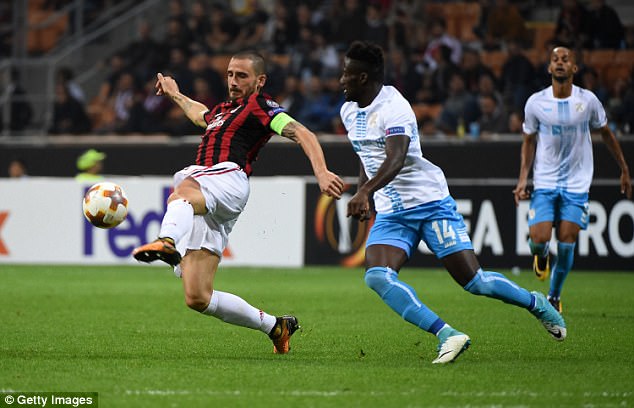 napoli che nhao vu chuyen nhuong bonucci cua ac milan