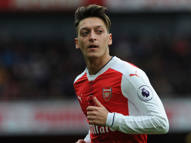 arsenal lac quan trong viec giu chan mesut ozil