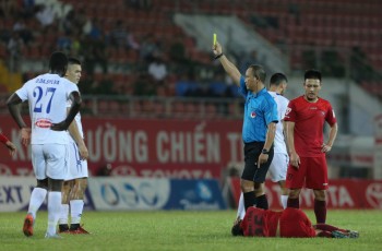 Vì sao Công Vinh thích lớn tiếng với trọng tài V-League?