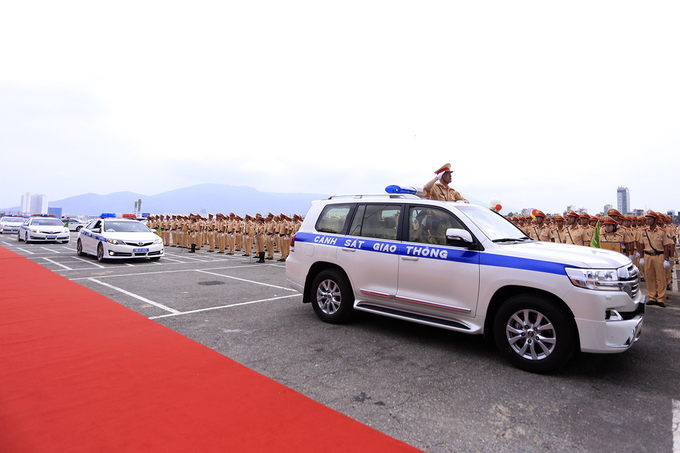 dan xe chuyen dung cua csgt tai apec 2017 o da nang