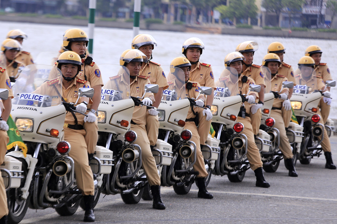 dan xe chuyen dung cua csgt tai apec 2017 o da nang