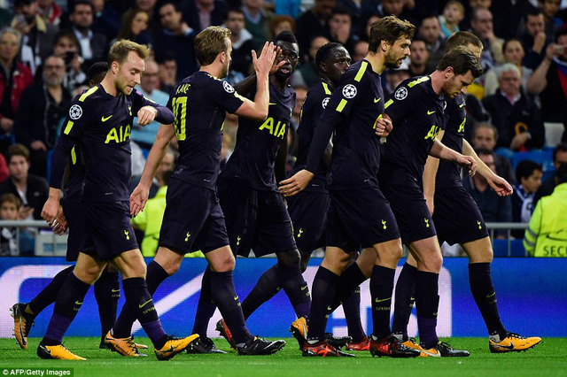 tottenham xuat sac cam hoa real madrid tai bernabeu