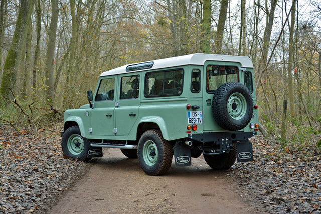 land rover se co dong co dien cho defender