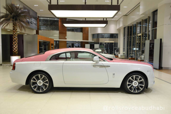 rolls royce wraith phien ban barbie mau hong doc nhat vo nhi