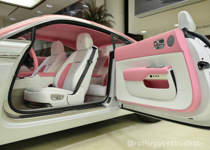 rolls royce wraith phien ban barbie mau hong doc nhat vo nhi