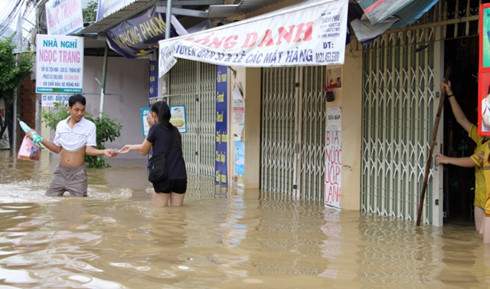 cac tinh nam trung bo tay nguyen thiet hai nang ne do mua lu