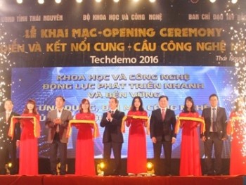 Khai mạc Sự kiện Trình diễn và kết nối cung- cầu công nghệ năm 2016