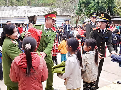 Nữ Chủ tịch Hội Phụ nữ Công an kể chuyện “tay bo” với tội phạm ma túy