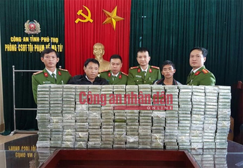 vu 300 banh heroin cuoc vay bat nghet tho trong dem