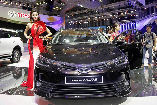 toyota tung dot giam gia xe khung nhat tu truoc den nay