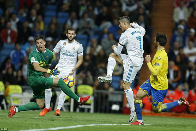 cronaldo vo duyen real madrid van thang dam las palmas