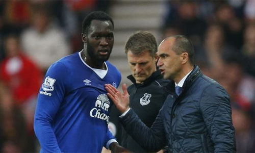 roberto martinez lukaku khong can thay doi vi man utd