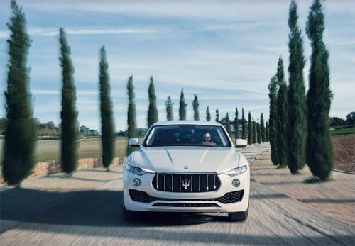 maserati levante suv the thao duong pho